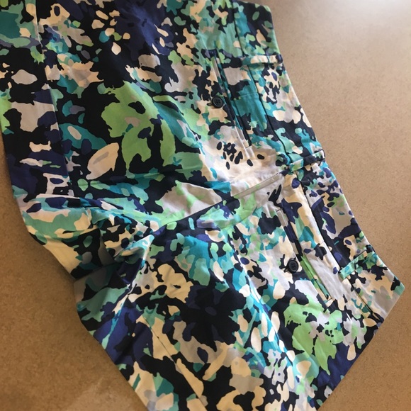 Shorts - Picture 2 of 3